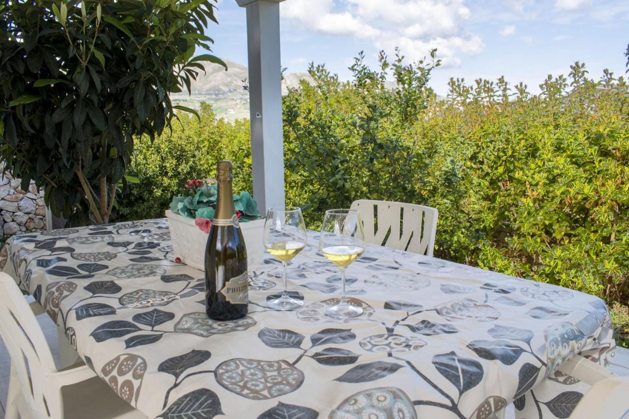 Borgo Aranci - Villa Tulipano Кастеламаре дел Голфо Екстериор снимка
